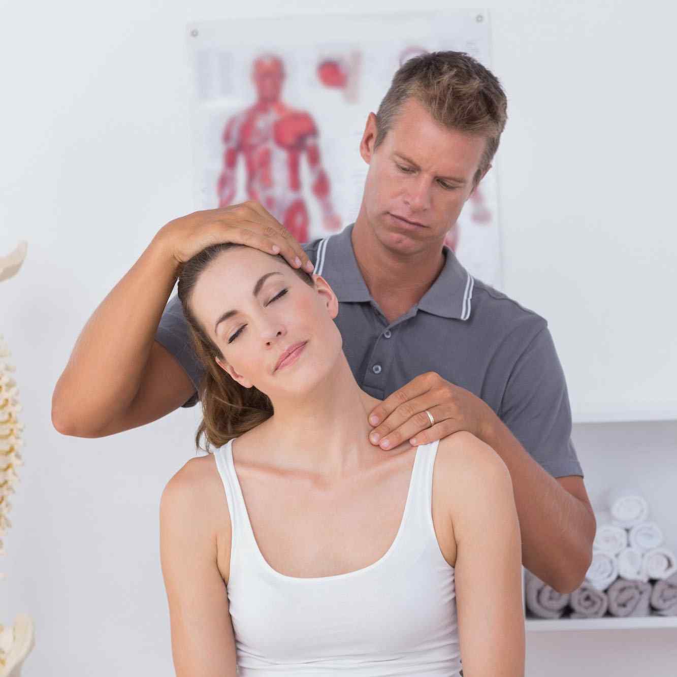 https://basumatihealth.com/wp-content/uploads/2015/12/kiroprakticar.jpg